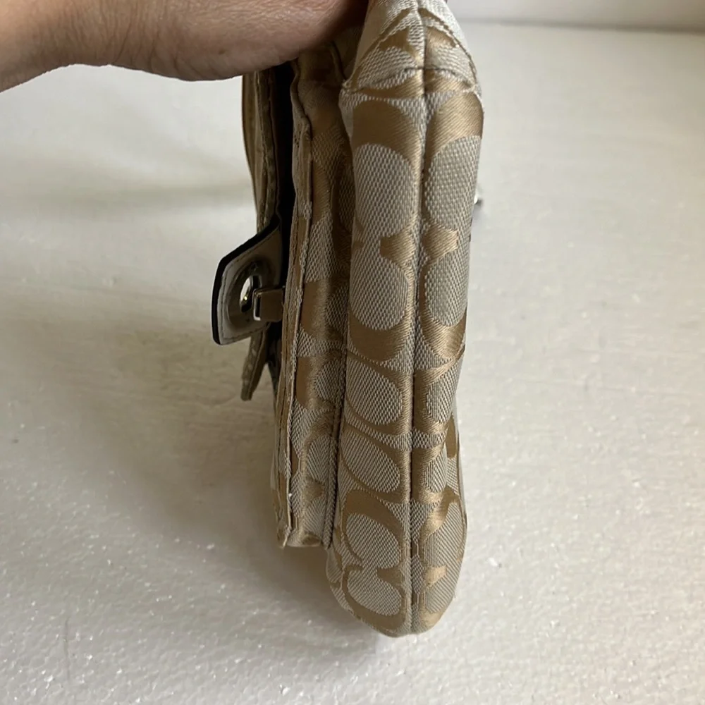 Coach tan signature C crossbody bag - Picture 7 of 15